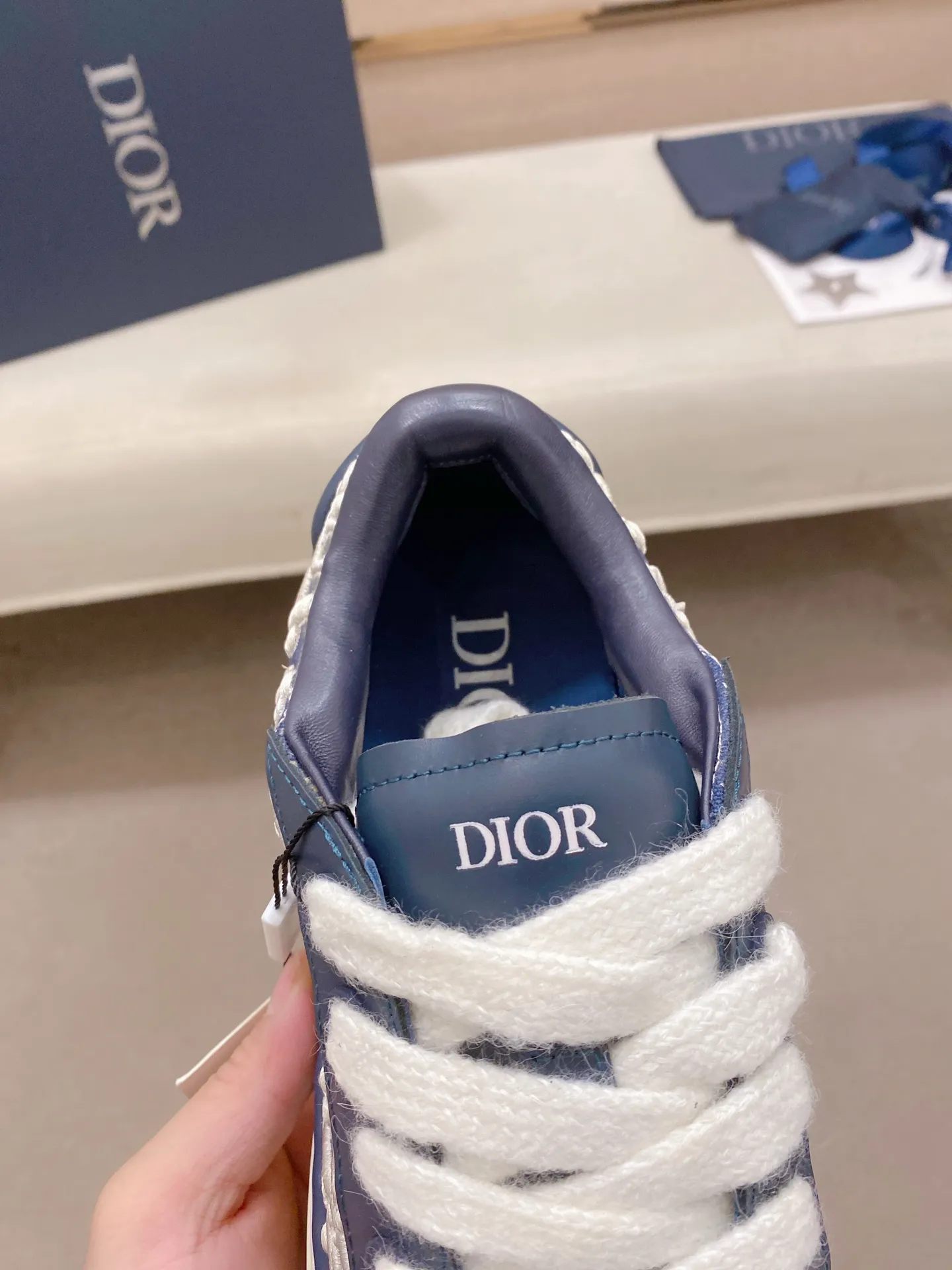 Factory price: 300 Men's shoes 💰[Dior·Dior] Top 🔍Couple style 💏🔍New casual sports style couple shoes, new four-season design, perfect workmanship, lace-up lazy style to create cabinet quality, upper: imported first-layer cowhide, sheepskin lining is soft and comfortable, ultra-light TPU wear-resistant outsole, simple, versatile fashion men's shoes, excellent color code number 35--44